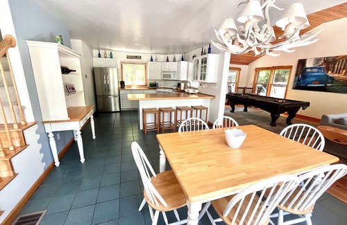 Barnstead Casa | Hermosa casa frente al lago con impresionantes vistas del atardecer!