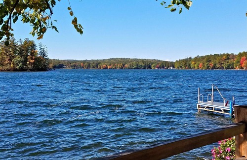 Barnstead Casa | Hermosa casa frente al lago con impresionantes vistas del atardecer!