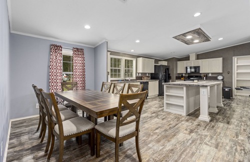 Henderson County Casa | Beautiful Lakehouse - Near Lake - Cabin Feel - TX