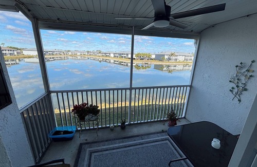 Lake Suzy Condominio | Beautiful lakeview 2nd fl 2 bed 2 bath condo in a delightful Lake Suzy Community