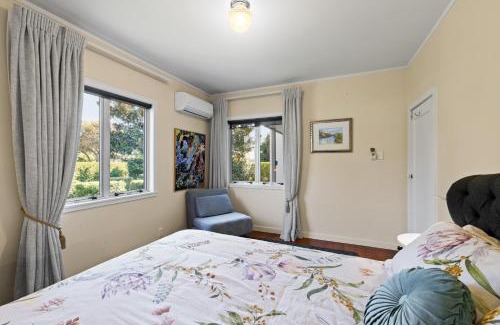 Marewa Villa | Beautiful Large Central Napier Home