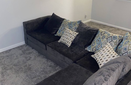 Clarkston Apartamento | Beautiful Loft with fun amenities, also close to Stone Mountain.