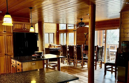 Big Bay Casa | Hermosa casa de lago cabaña