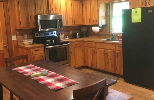 Starrucca Cabina | Hermosa casa de troncos en el noreste de Pennsylvania