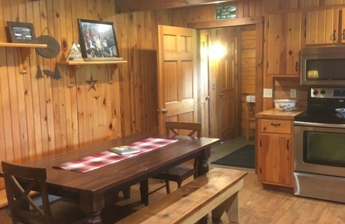 Starrucca Cabina | Hermosa casa de troncos en el noreste de Pennsylvania