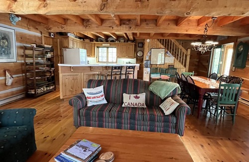 Georgian Bay Cabaña | Beautiful Luxury Muskoka Waterfront Dream Cottage on Six Mile Lake