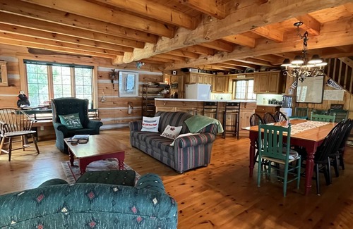 Georgian Bay Cabaña | Beautiful Luxury Muskoka Waterfront Dream Cottage on Six Mile Lake