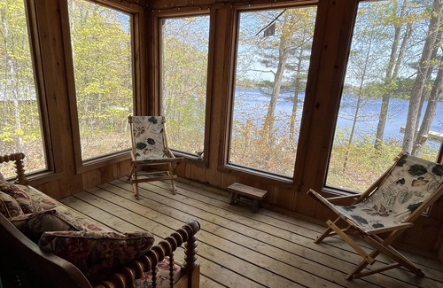 Georgian Bay Cabaña | Beautiful Luxury Muskoka Waterfront Dream Cottage on Six Mile Lake