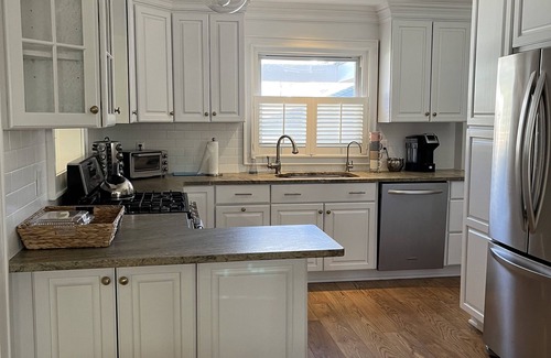 Manasquan Casa | Beautiful Manasquan Beach Home w/ Heated Saltwater pool! Room for Large Families