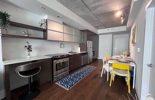 Mont-Royal Condominio | Beautiful, modern condo, fully furnished and equipped, 20 mins from Downtown MTL