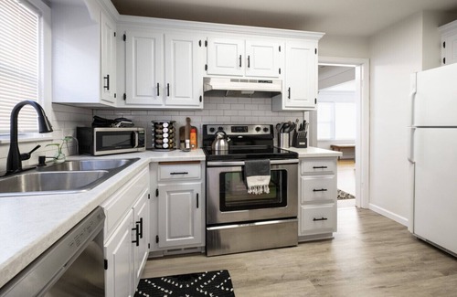 Ottawa Apartamento | Beautiful Modern Home near Toledo Hospital & UT