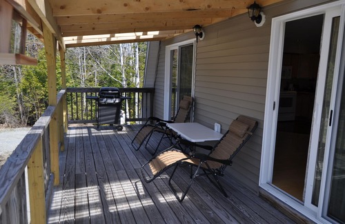 Glenburn Apartamento | Hermoso moderno en medio de un bosque cerca del lago, con acceso al lago