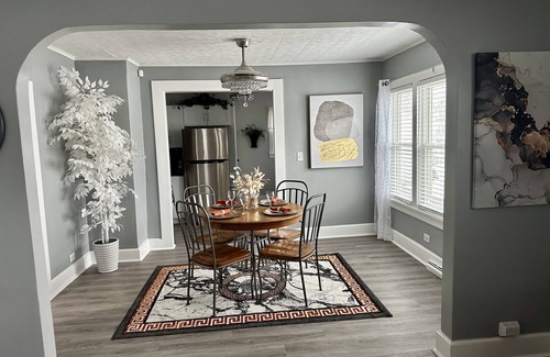 Muskegon Casa | Beautiful modern vacation home located in Muskegon a harbor of Lake Michigan.