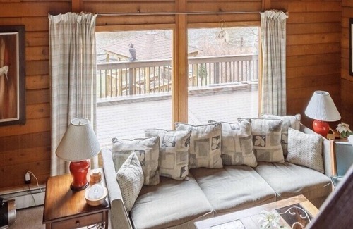 Hunter Chalet De Esquí | Bella Vista a la montaña y al río Frente Chalet