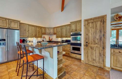 Vail Casa | Beautiful Mountain Views - Spacious East Vail Home