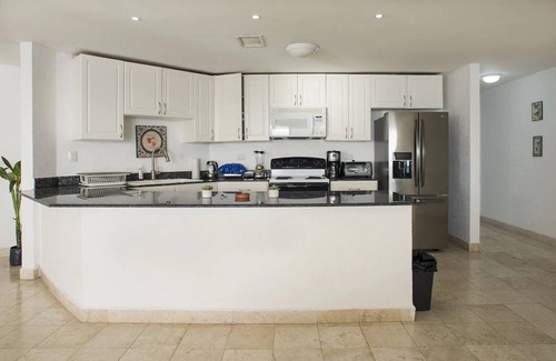Zona Hotelera Norte Condominio | Beautiful 3 Bedrooms Ocean Front Condominium 🥂 With the Best Sunsets View .