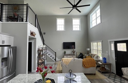Russell Springs Casa | Beautiful NEW 4br 3 ba Barndaminium on Lake Cumberland