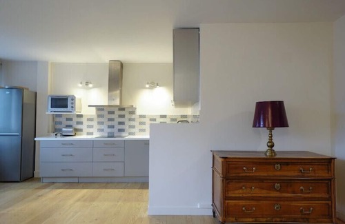Suresnes Apartamento | Beautiful new Apartment with carpark