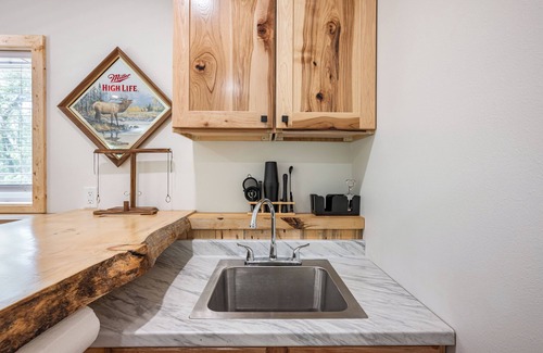 Wisconsin Dells Cabina | Beautiful, new construction 4 bd, 2.5 bath home just minutes from downtown Dells