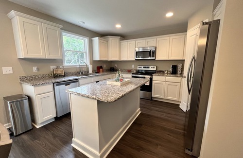 Jamestown Casa | Beautiful, Newer Jamestown 3 Bedroom House