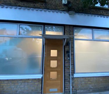 Tottenham Green Casa | Beautiful newly renovated house sleeps 6 people, only 12 minutes by tube to Oxford Circus