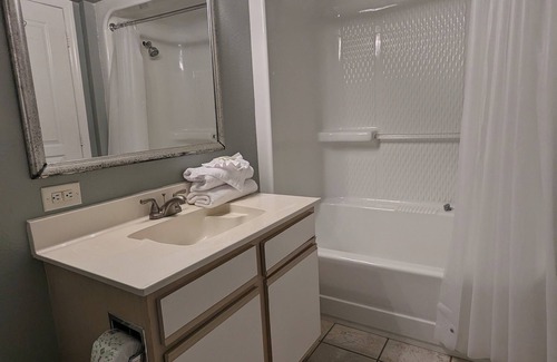 Crescent Beach Hotel | Hermoso condominio frente al mar - Bay Watch Unit 634