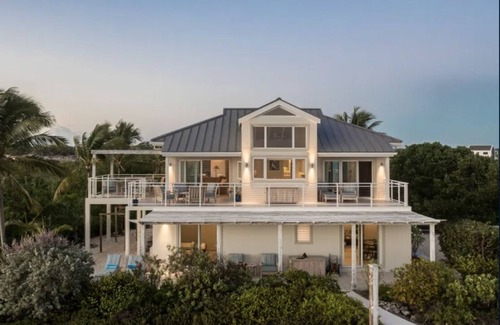 Juba Sound Villa | Beautiful ocean front villa in heart of Providenciales