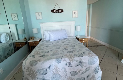 South Peninsula Historic District Complejo | Beautiful Oceanview with Queen size bed unit 317