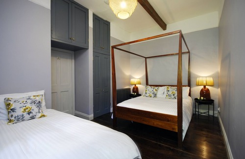 East Horrington Casa | Beautiful old cottage sleeps 6 near Bath