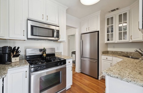 Metairie Condominio | Beautiful Old Metairie Condo!