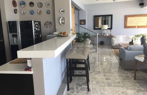 Club Deportivo Apartamento | Precioso ático - acceso a la piscina / playa / excelente vista de la bahía