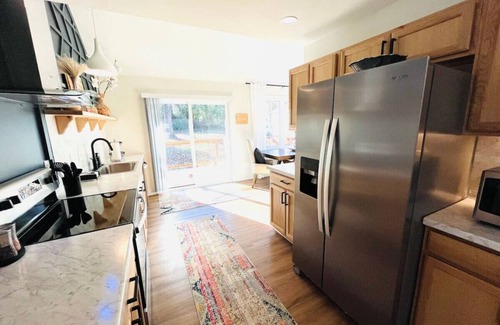 Spartanburg Casa | Beautiful Pet Friendly Home in Central Spartanburg Sleeps 6