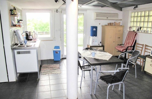 Neznasov Casa | Casa de vacaciones privada con WIFI, A/C, TV, terraza, mascotas permitida, vista panorámica