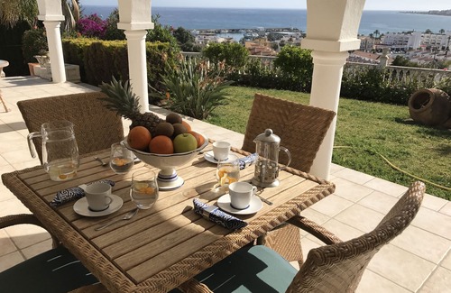 Caleta de Velez Villa | Hermosa villa privada, magníficas vistas al mar y montaña, piscina de agua salada