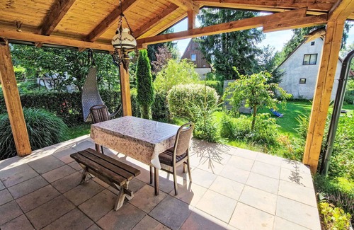 Karlovy Dvory Casa | Maravillosa casa de vacaciones privada para 6 personas con WIFI, TV, terraza y mascotas permitida
