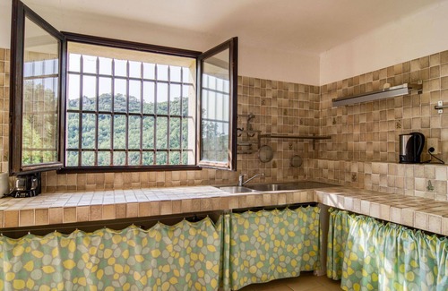 Chateaudouble Casa | Estupenda casa de vacaciones privada para 6 personas con piscina privada, TV y patio