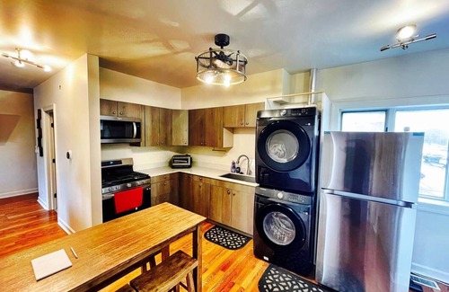 Lyons Apartamento | Beautiful & Private, 1bdrm, 1bath washer & dryer in unit. Free Private Parking