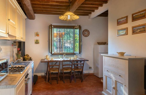 Montevarchi Villa | Maravillosa casa de vacaciones privada con WIFI, piscina privada, TV, balcón, vista panorámica