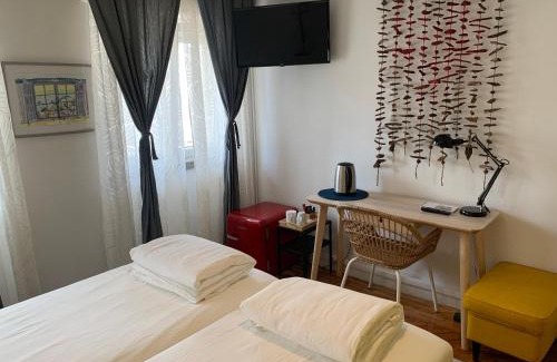 Paco De Arcos Casa | Beautiful Private Room next to Lisbon - NEW