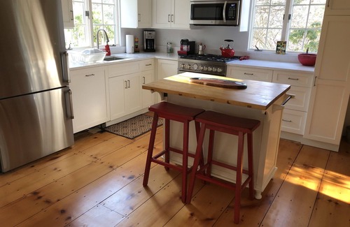 Springs Cabaña | Beautiful, private 4-bedroom house near beaches, EH village