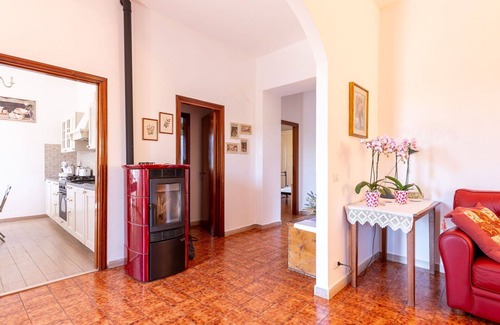 Pitigliano Casa | Estupenda casa de vacaciones privada para 5 personas con A/C, WIFI, TV, patio y mascotas permitida