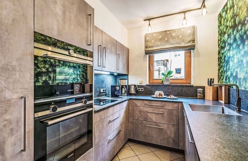 Eckartau Villa | Estupenda casa de vacaciones privada para 12 personas con WIFI, TV y patio