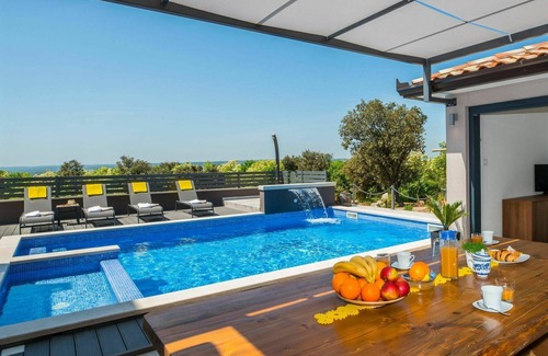 Viskovici Villa | Casa de vacaciones privada con piscina privada, WIFI, jacuzzi, A/C, TV, terraza, vista panorámica