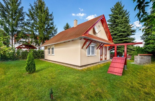 Balatonmariafurdo Casa | Estupenda casa de vacaciones privada para 6 personas con TV y terraza