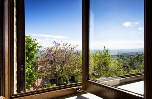 Montalcino Villa | Preciosa casa de vacaciones privada con jacuzzi, A/C, WIFI, TV, patio y vista panorámica