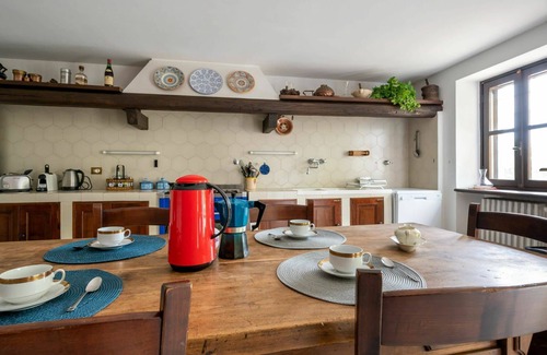 Ferrere Casa | Preciosa casa de vacaciones privada con WIFI, piscina privada, TV, terraza y mascotas permitida