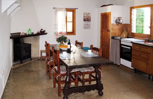 Cala Llombards Casa | Estupenda casa de vacaciones privada para 5 personas con TV, terraza y mascotas permitida