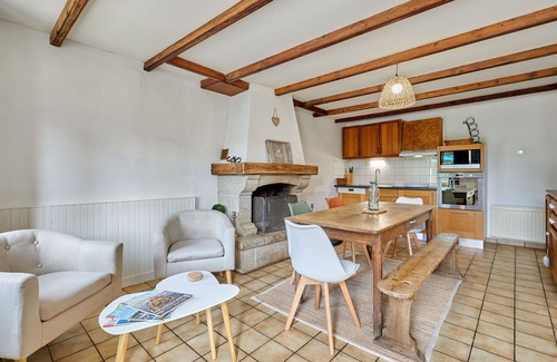 Surville Casa | Preciosa casa de vacaciones privada para 4 personas con WIFI, TV y mascotas permitida