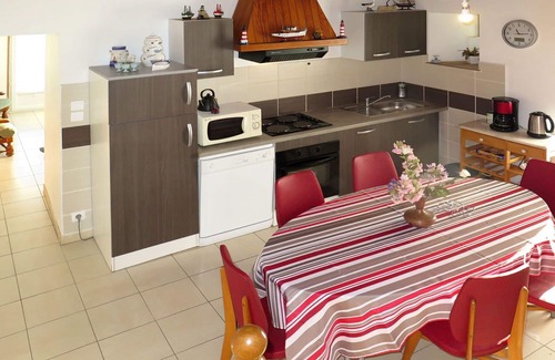 Pleubian Casa | Estupenda casa de vacaciones privada para 5 personas con WIFI, TV, patio y mascotas permitida