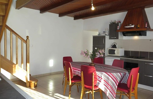 Pleubian Casa | Estupenda casa de vacaciones privada para 5 personas con WIFI, TV, patio y mascotas permitida